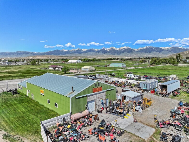 More Photos Of 5 Demick Ln, Salmon Auto Repair For Sale