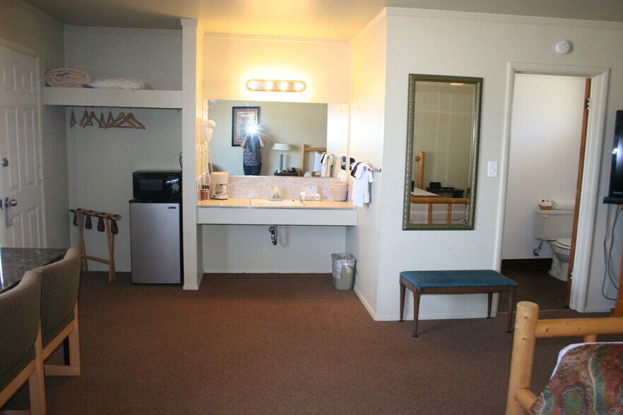 More Photos Of 227 N Hwy 89, Hatch Hotel For Sale