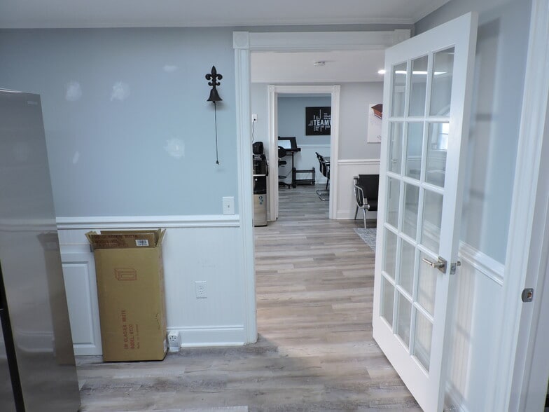 More Photos Of 5722 Dunn Ave, Jacksonville Medical For Sale