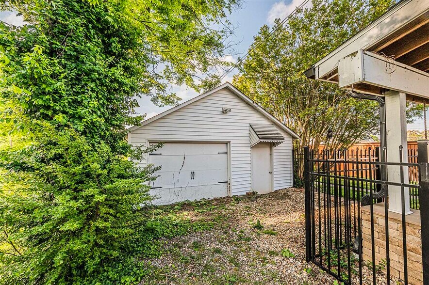 More Photos Of 1128 Magnolia St, Bowling Green Office Residential For Sale