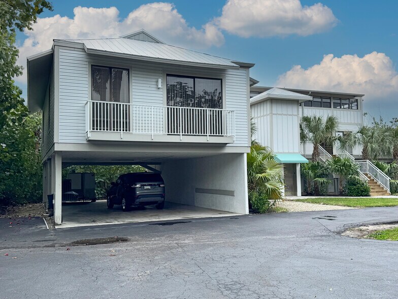 Primary Photo Of 1149 Periwinkle Way, Sanibel Office For Lease