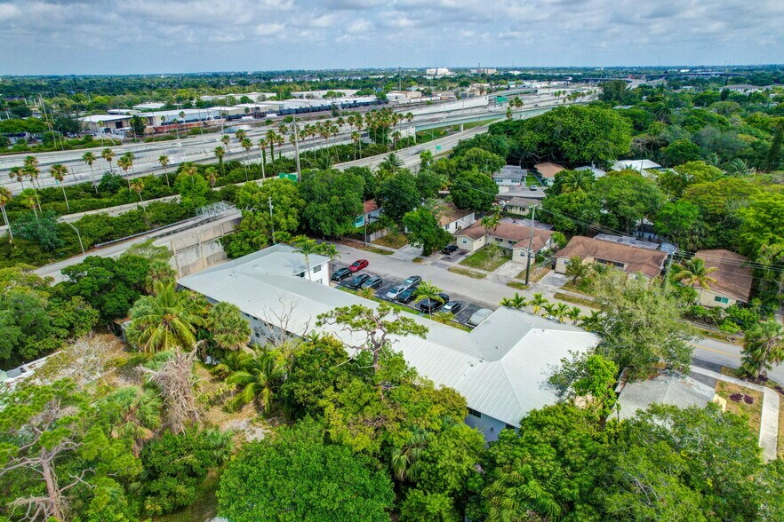 More Photos Of 1916 SW 11th St, Fort Lauderdale Apartments For Sale