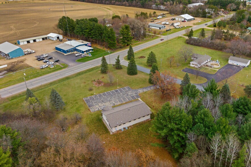 More Photos Of N6493 Valley Circle Rd, Plainfield Office For Sale