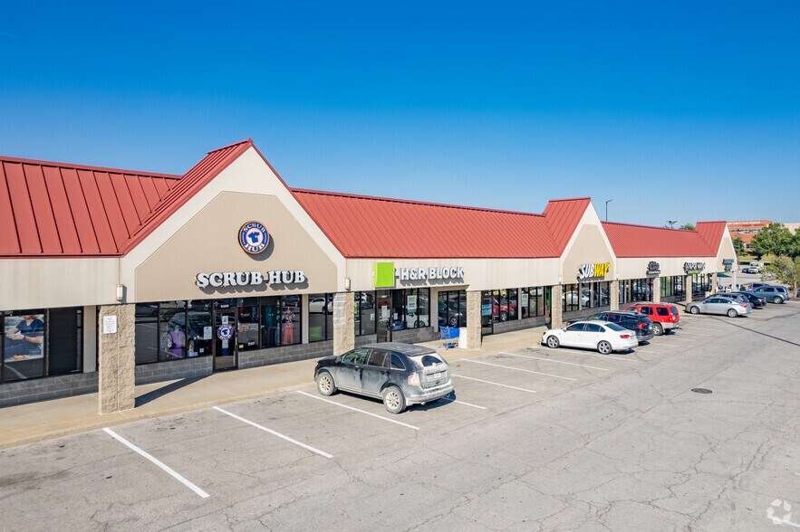 More Photos Of 6220-6332 NW Barry Rd, Kansas City General Retail For Lease