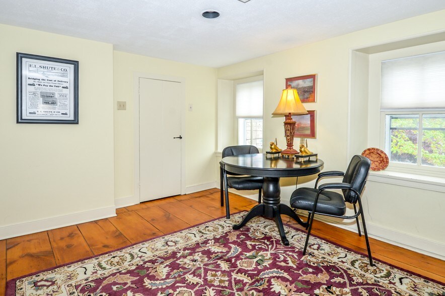 More Photos Of 69 E Oakland Ave, Doylestown Office For Sale
