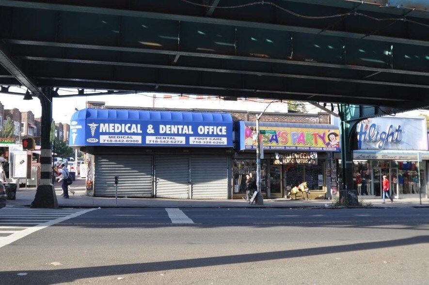 More Photos Of 1561 Westchester Ave, Bronx Storefront For Sale