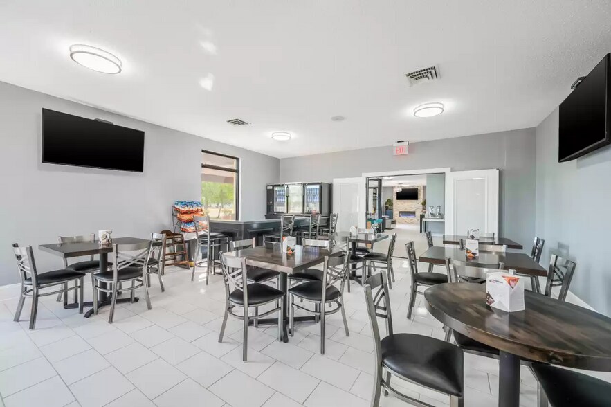 More Photos Of 2015 Military Rd, Columbus Hotel For Sale