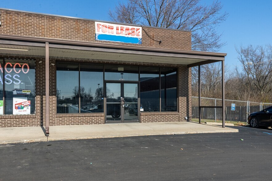 More Photos Of 3612-3620 W 3rd St, Bloomington Department Store For Lease
