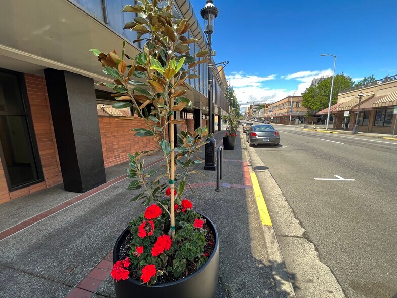 More Photos Of 544 Ferry St SE, Salem Office For Lease