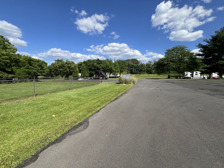 More Photos Of 3160 Tremont Ave, Trevose Office For Sale