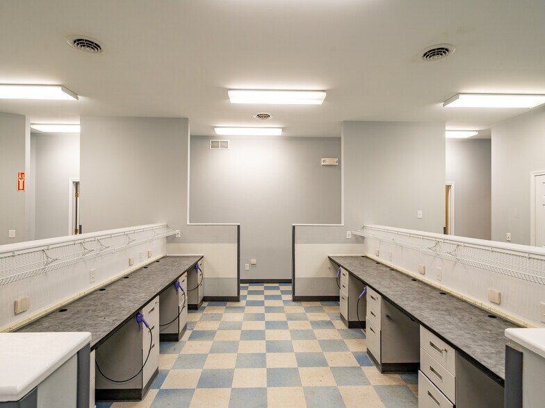 More Photos Of 35 Main St, Scottsville Office For Sale
