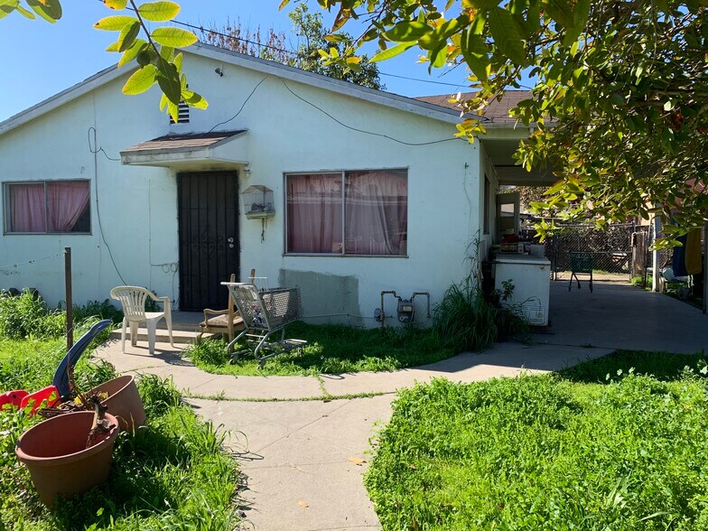 More Photos Of 1701 N Willowbrook Ave, Compton Storefront Retail Residential For Sale