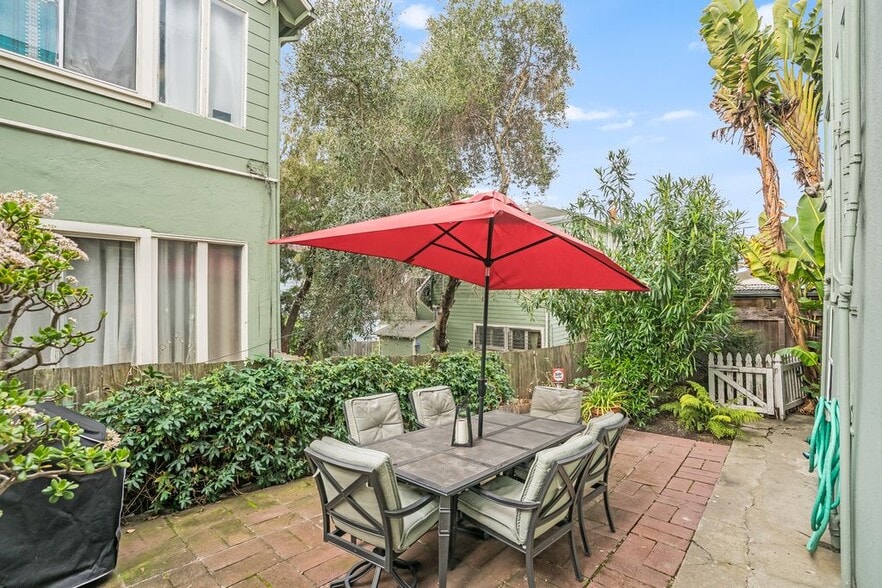 More Photos Of 95 Moss Ave, Oakland Apartments For Sale