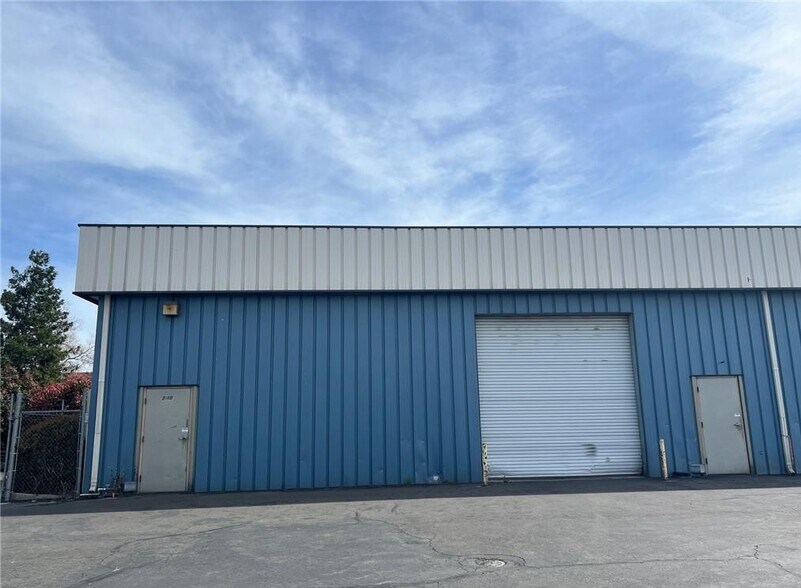 More Photos Of 2120 Wardrobe Ave, Merced Warehouse For Lease