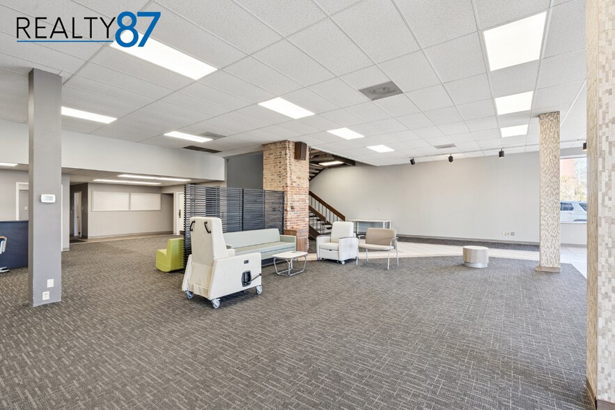 More Photos Of 724 3rd Ave SE, Cedar Rapids Freestanding For Lease