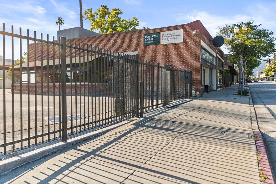 More Photos Of 207 S Fair Oaks Ave, Pasadena Unknown For Lease