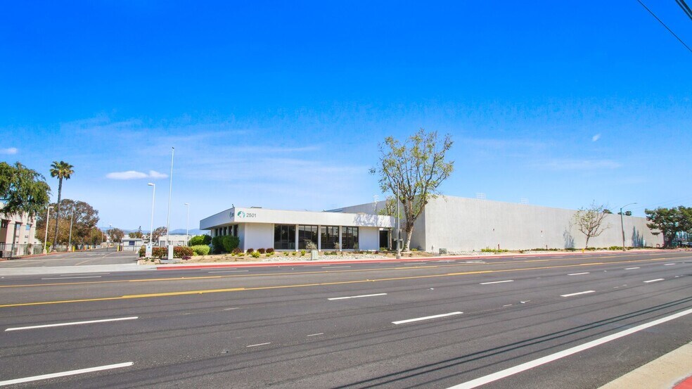 More Photos Of 2501 E Orangethorpe Ave, Fullerton Warehouse For Lease