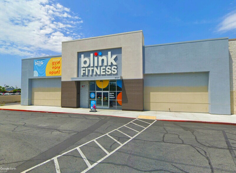 More Photos Of 16123 Bellflower Blvd, Bellflower Freestanding For Lease