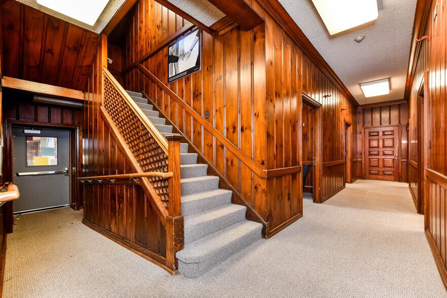 More Photos Of 429 N Main St, Greenville Office Residential For Sale