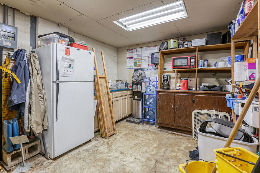 More Photos Of , Blue Springs Unknown For Sale