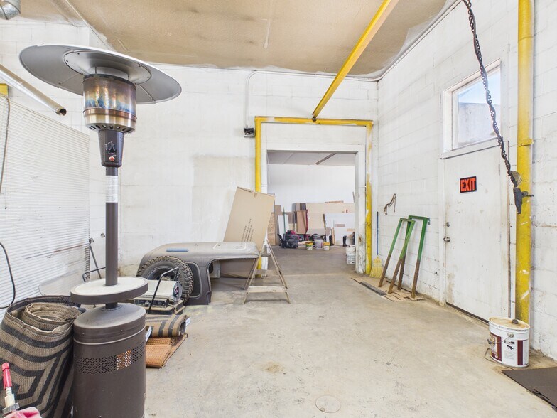 More Photos Of 315-317 N Dumas Ave, Dumas Service For Sale