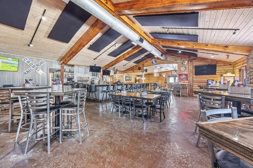 More Photos Of 511 Fergus Ave, Erhard Restaurant For Sale