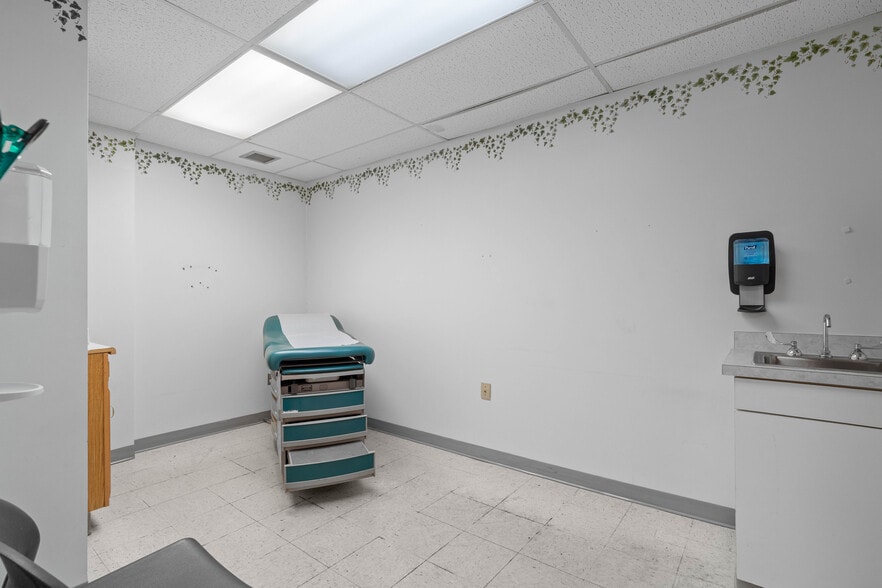 More Photos Of 94 Hospital St, Ridgway Specialty For Sale