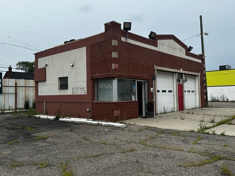 More Photos Of 14150 E 8 Mile Rd, Detroit Auto Repair For Sale