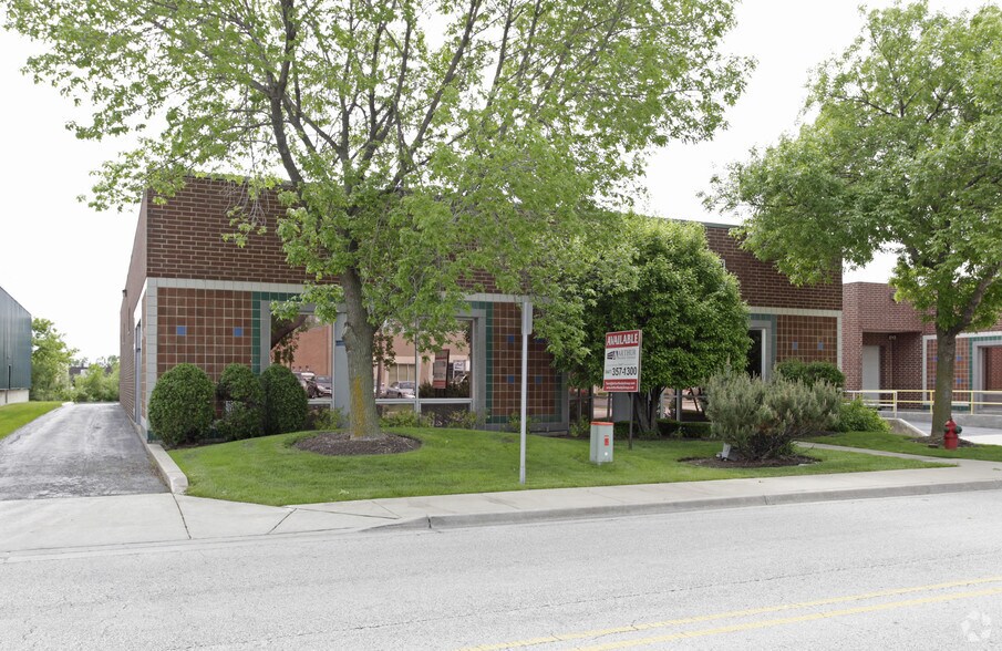 More Photos Of 501 Lively Blvd, Elk Grove Village Warehouse For Lease