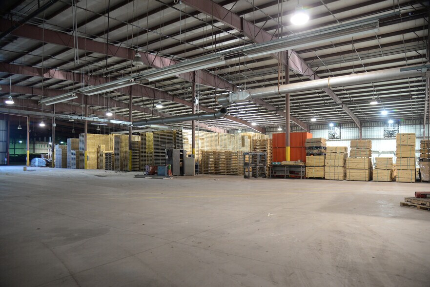 More Photos Of 1735 N Washington St, Vicksburg Manufacturing For Lease