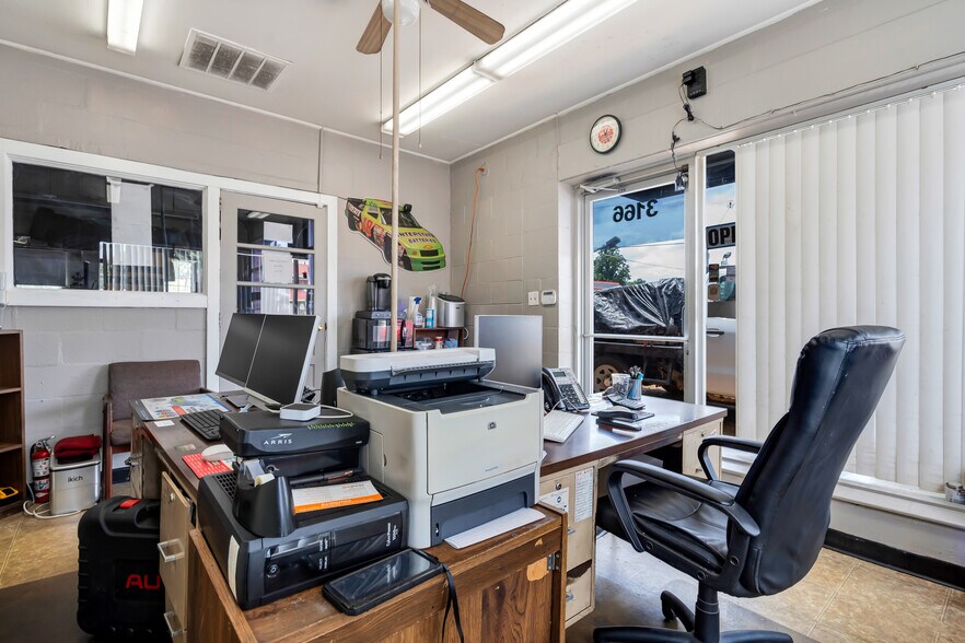 More Photos Of 3166 Ashby Rd, Saint Ann Auto Repair For Sale