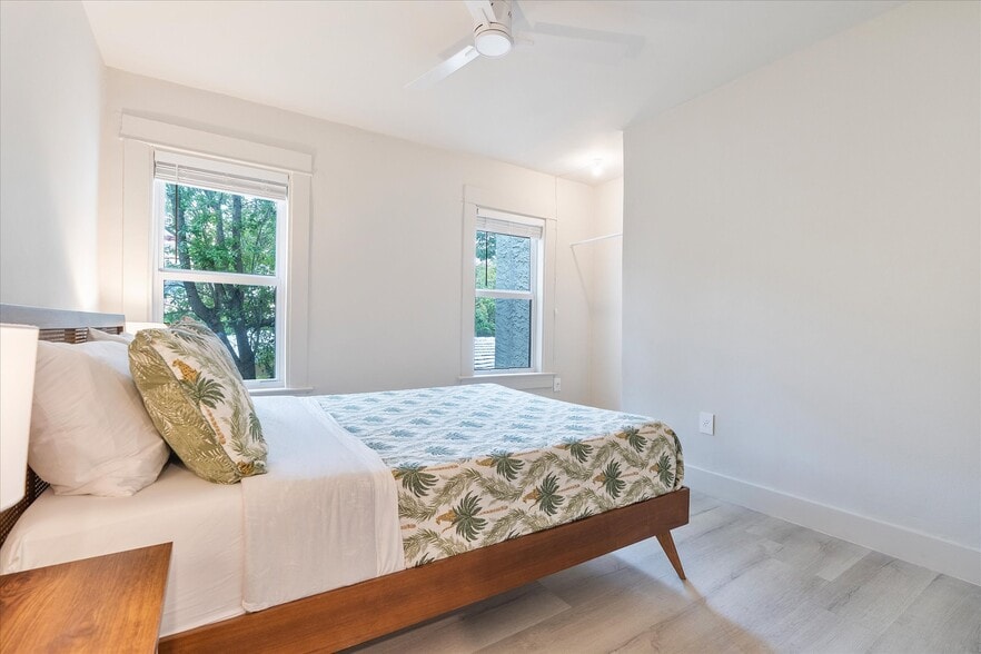 More Photos Of 22 NE 44th St, Miami Office Residential For Lease