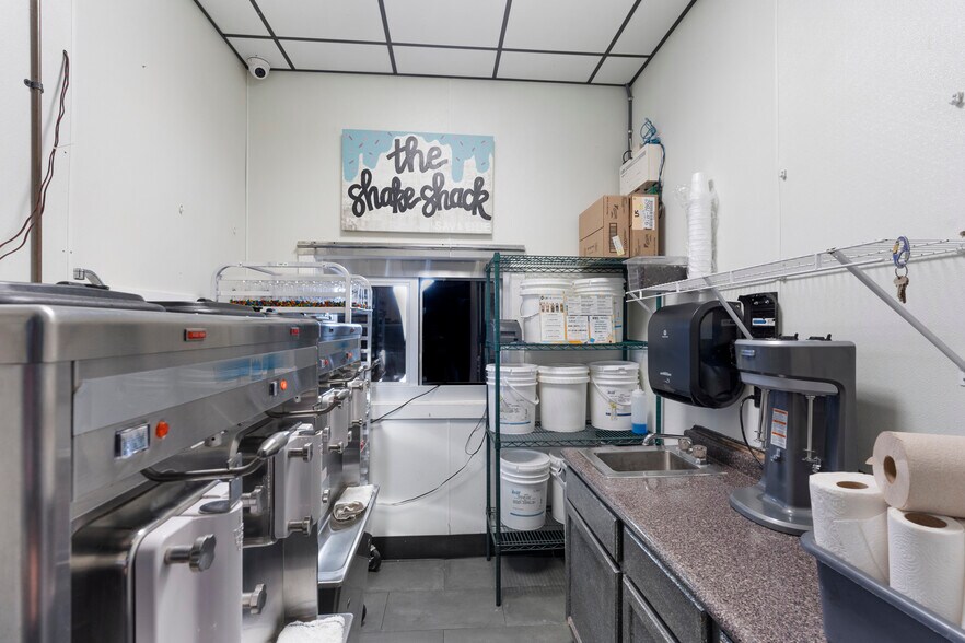 More Photos Of 10031 Hutchison Blvd, Panama City Beach Restaurant For Sale