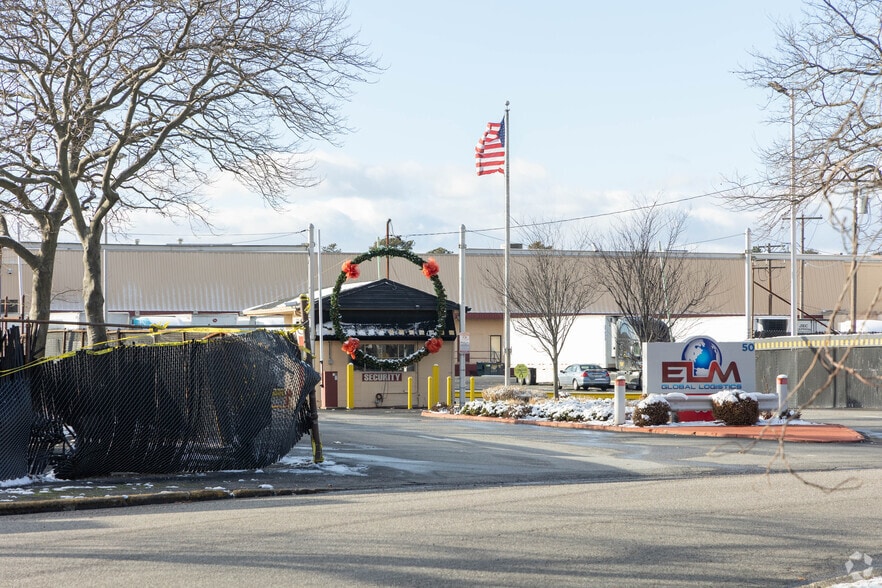 More Photos Of 50 Emjay Blvd, Brentwood Warehouse For Lease