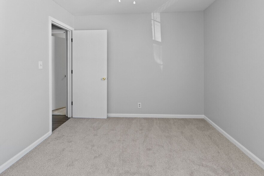 More Photos Of 155 Jack Miller Blvd, Clarksville Apartments For Sale