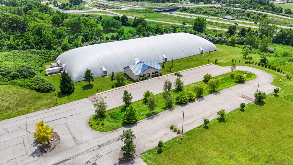 More Photos Of 127 E US Highway 6, Valparaiso Sports And Entertainment For Sale