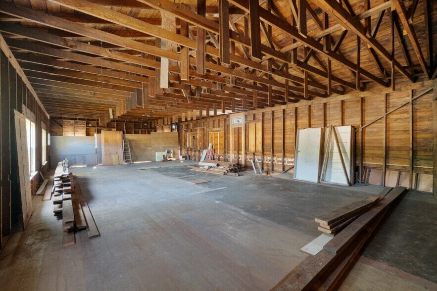 More Photos Of 625 Nehalem Blvd, Wheeler Storefront Retail Residential For Sale