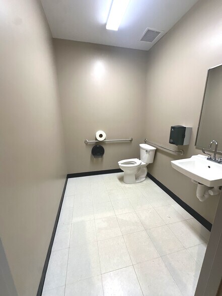 More Photos Of 471-479 W Central St, Franklin Freestanding For Lease