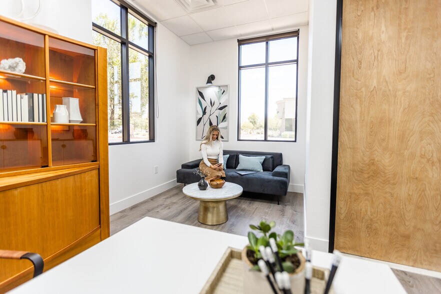 More Photos Of 725 W Elliot Rd, Gilbert Office For Lease