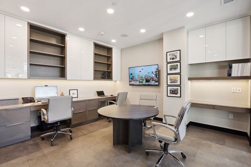 More Photos Of 275 Lake St, Wayzata Office Residential For Lease