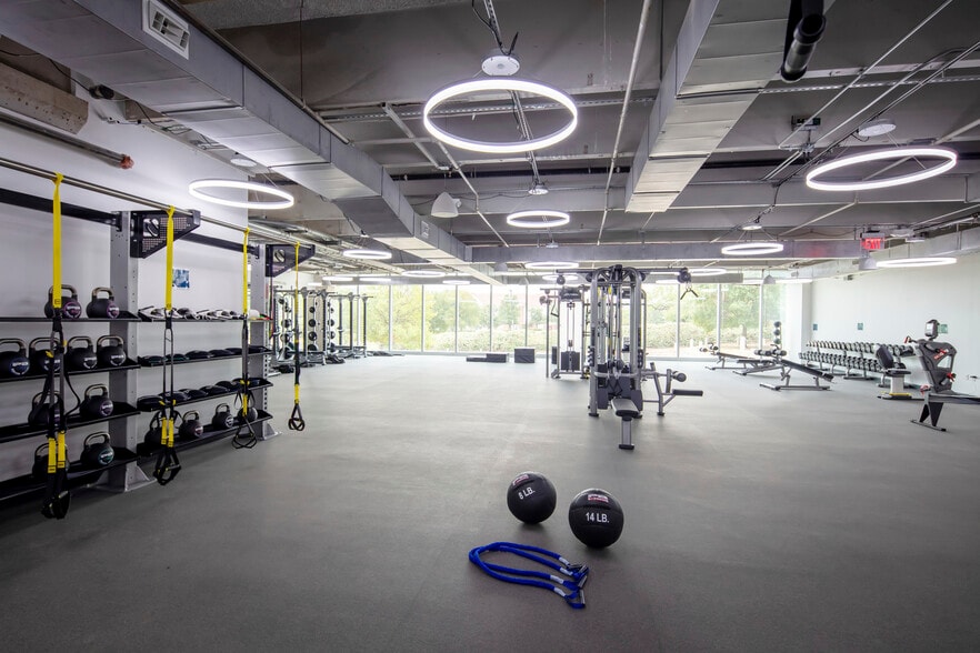 More Photos Of 901 W Walnut Hill Ln, Irving Office For Lease