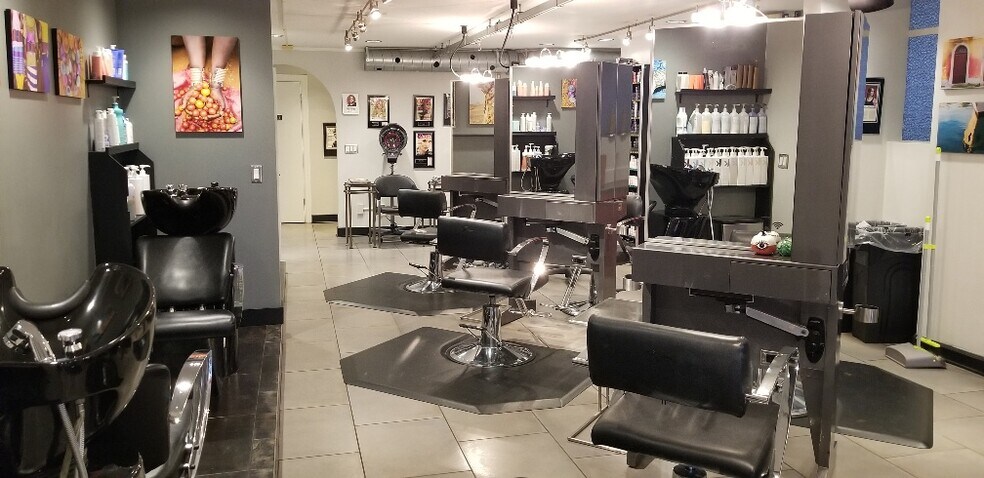 More Photos Of 536 5th Ave W, Seattle Office Residential For Sale