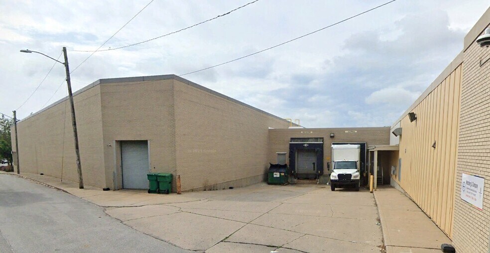 More Photos Of 301 E Sample St, South Bend Service For Lease