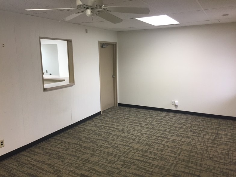 More Photos Of 2201-2205 19th St, Bakersfield Medical For Sale