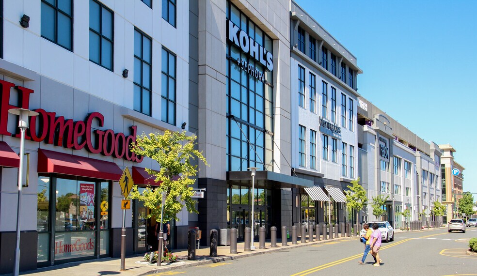 More Photos Of 1 Bergen Town Ctr, Paramus General Retail For Lease