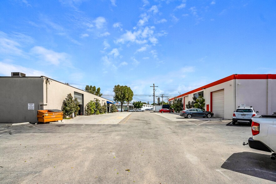 More Photos Of 4417 San Fernando Rd, Glendale Industrial For Sale