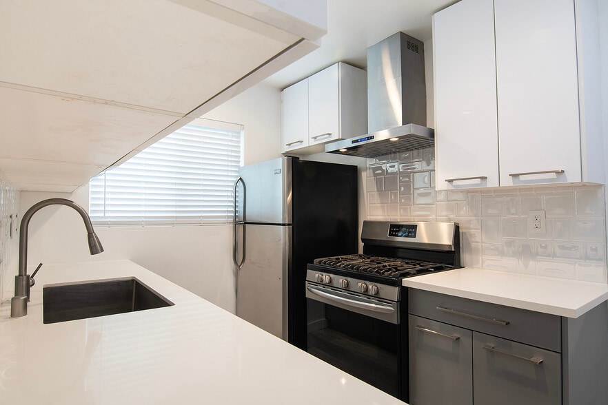 More Photos Of 514 S Mariposa Ave, Los Angeles Apartments For Sale