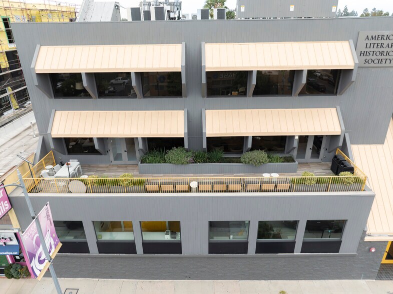 More Photos Of 10045 Riverside Dr, Toluca Lake Loft Creative Space For Lease