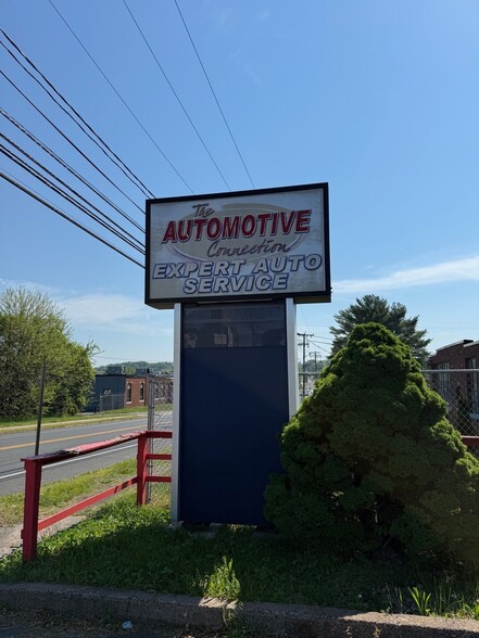 More Photos Of 175 Newington Ave, New Britain Auto Repair For Sale