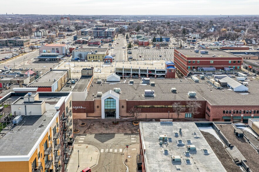 More Photos Of 600-660 W Saint Germain St, Saint Cloud Freestanding For Sale